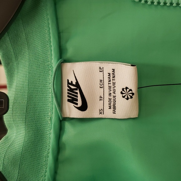 NWT Nike Essentials  Green Varsity Woven Bomber Jacket - Picture 5 of 14